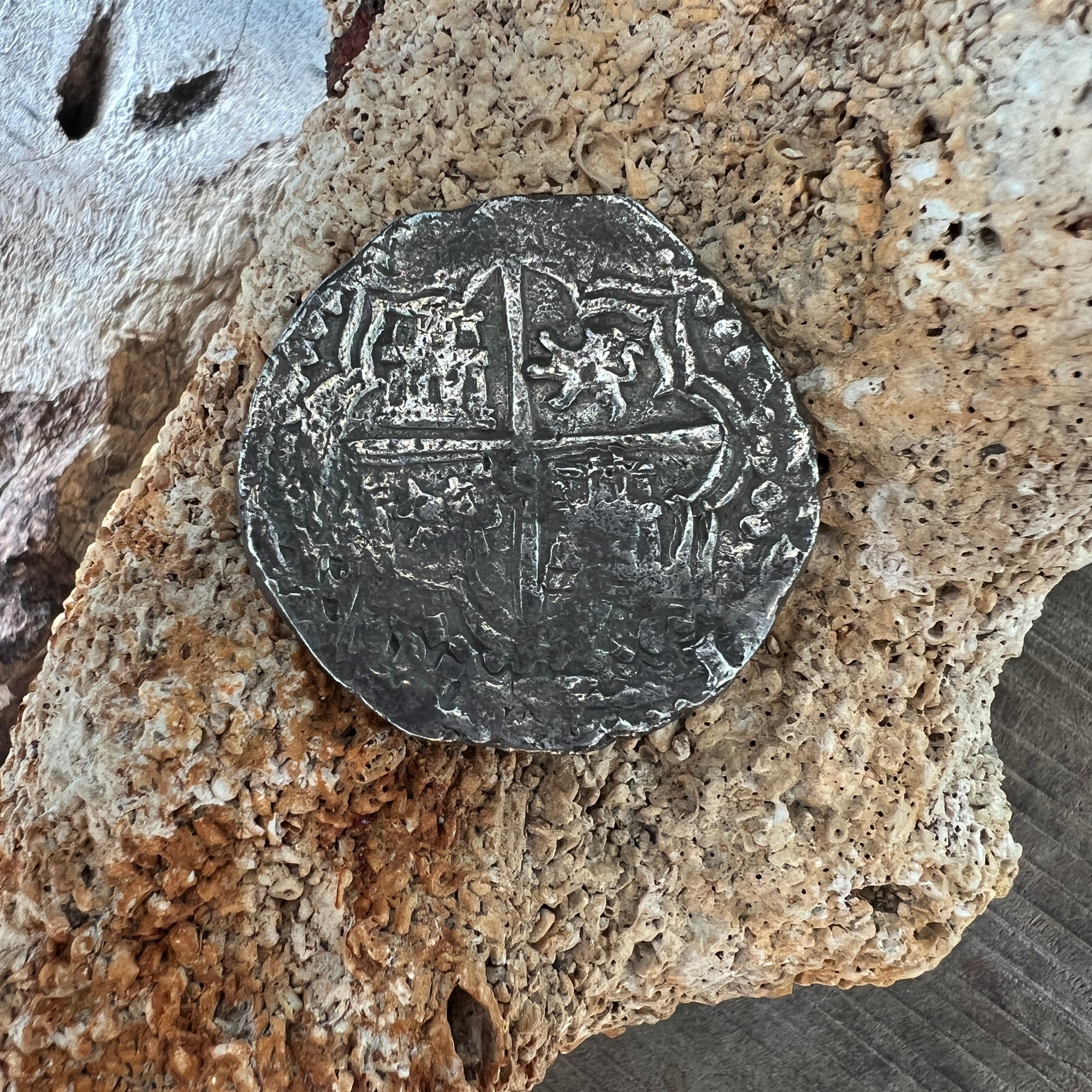 Atocha 1622 Shipwreck - 8 Reales - Grade 1 - Rare Assayer "RL" (1590-1598)