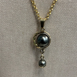 Tahitian Pearl Necklace - 14K Gold Custom Filigree pendant - Double Pearls