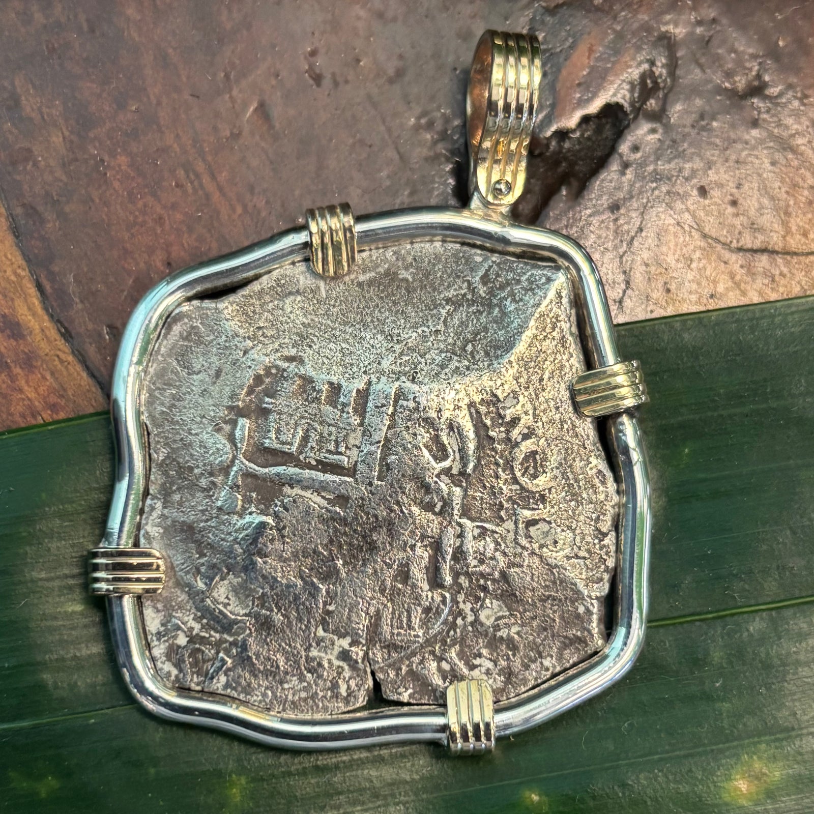 La Capitana - 8 Reales - Date: XXX(2) - Assayer "E" Erqueta  (1652-1679)