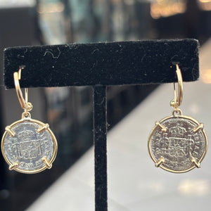 El Cazador Shipwreck - 1/2 Reales - Dated 1783 - Grade Mint -  14K gold mounted ear rings