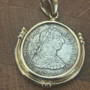 El Cazador Shipwreck - 8 Reales - Dated 1777 - Mounted in 14K gold