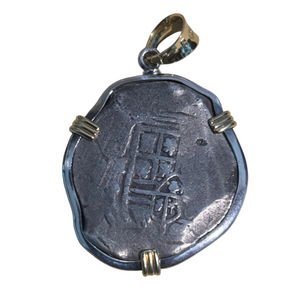 1715 Fleet - 8 Reales - sterling silver bezel with 18K gold prongs and bale