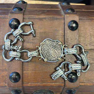 Nuestra Señora de Atocha Shipwreck - 8 Reales - Grade 3 - Presented in a Custom Bracelet