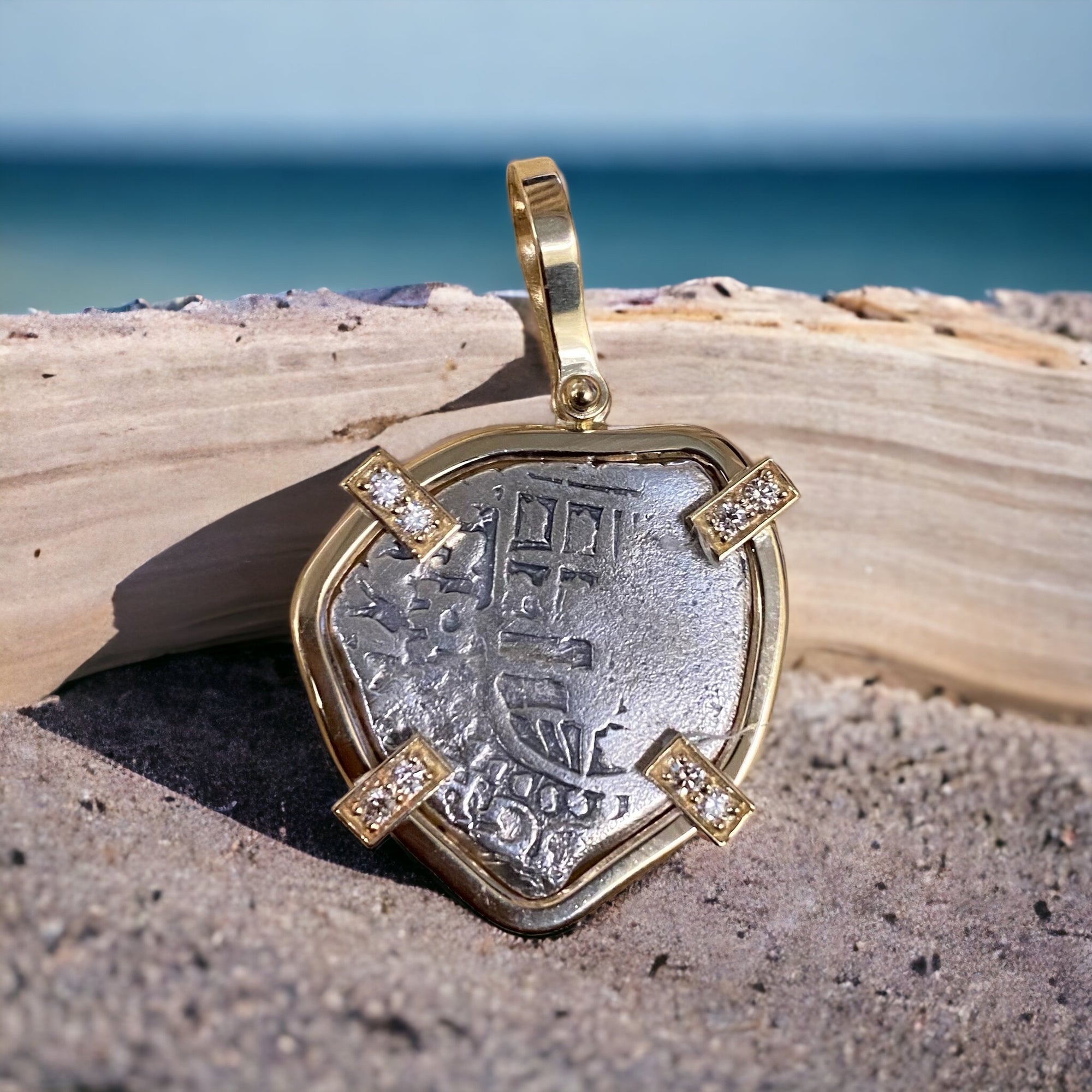 La Capitana Shipwreck   - 1 Reales -  Assayer "O" - Mounted in 14K gold with diamond accents