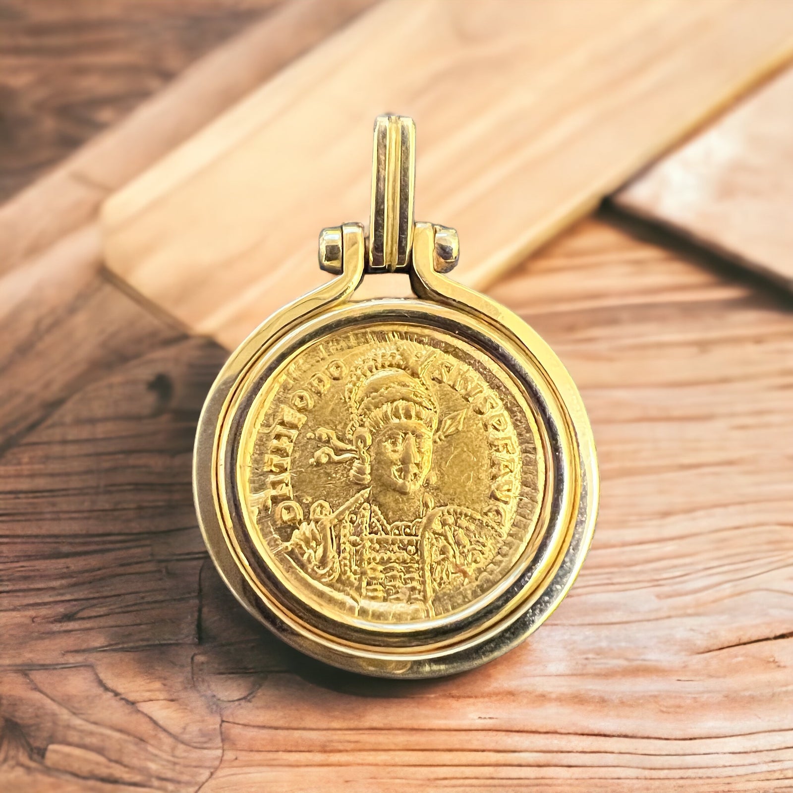 Ancient Byzantine - AV Solidus - Theodosius II, Eastern Roman Empire - Circa (402-450 AD)