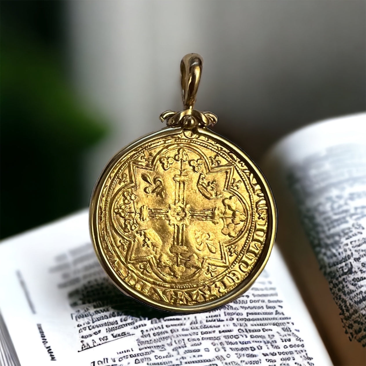 Ancient Middle Ages France - Gold Franc -  Circa 1364 - 1380 - Mounted in 18K gold
