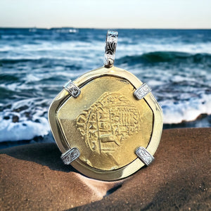 1715 Fleet Shipwreck- 8 Escudos - Mexico Mint - Assayer "J" - Presented in a 18K gold frame with white gold (hand engraved) prongs and bale